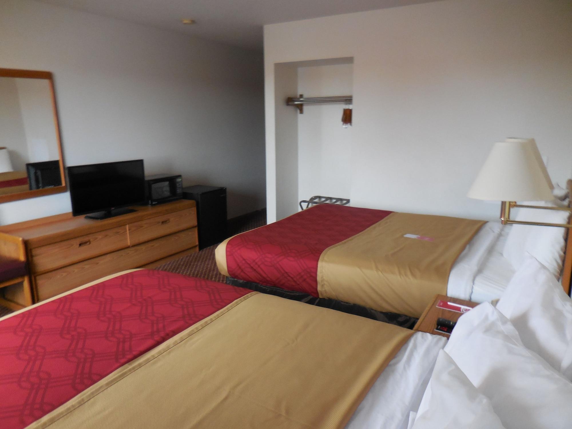 Travelodge By Wyndham Escanaba Extérieur photo