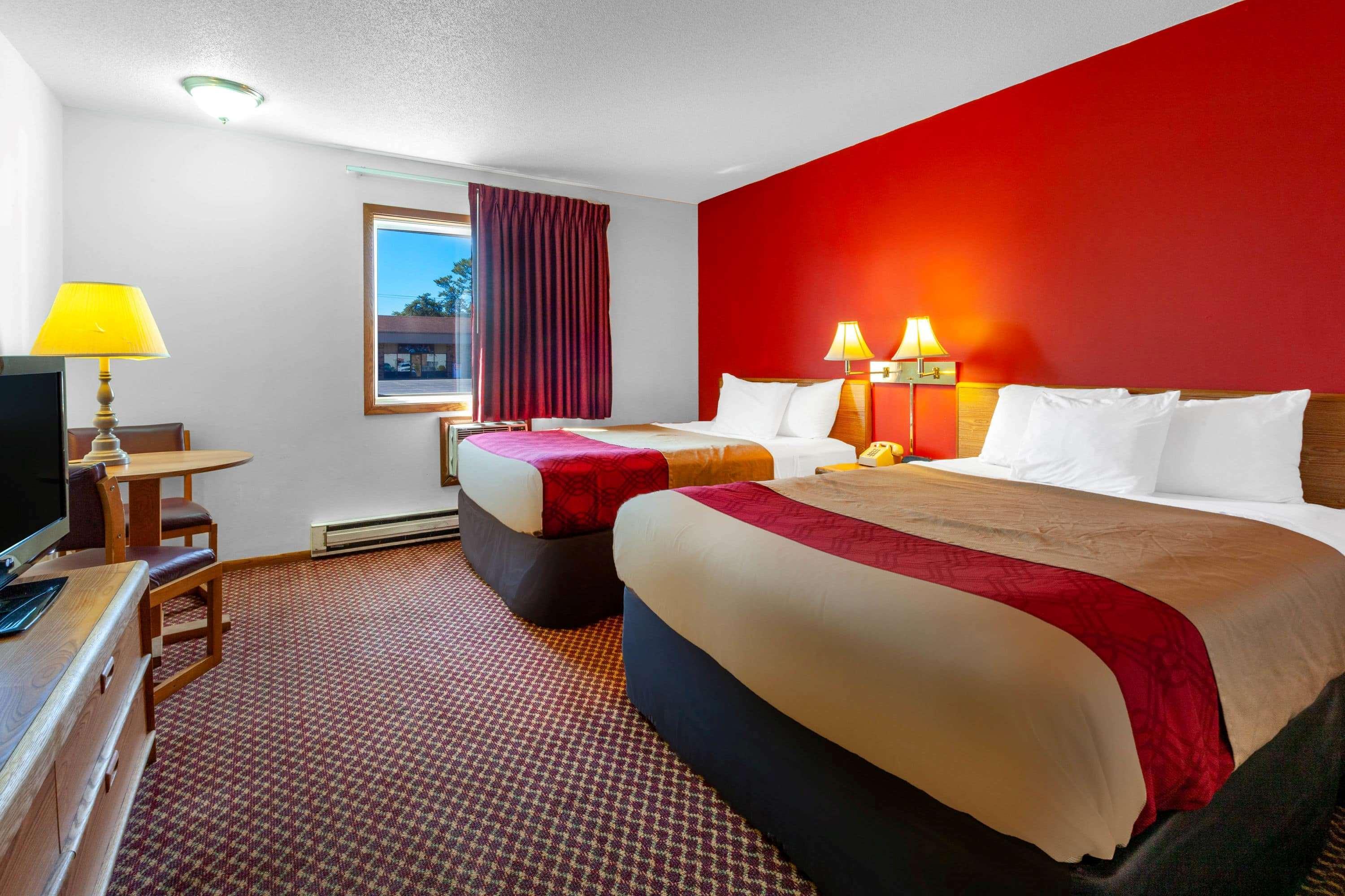 Travelodge By Wyndham Escanaba Extérieur photo