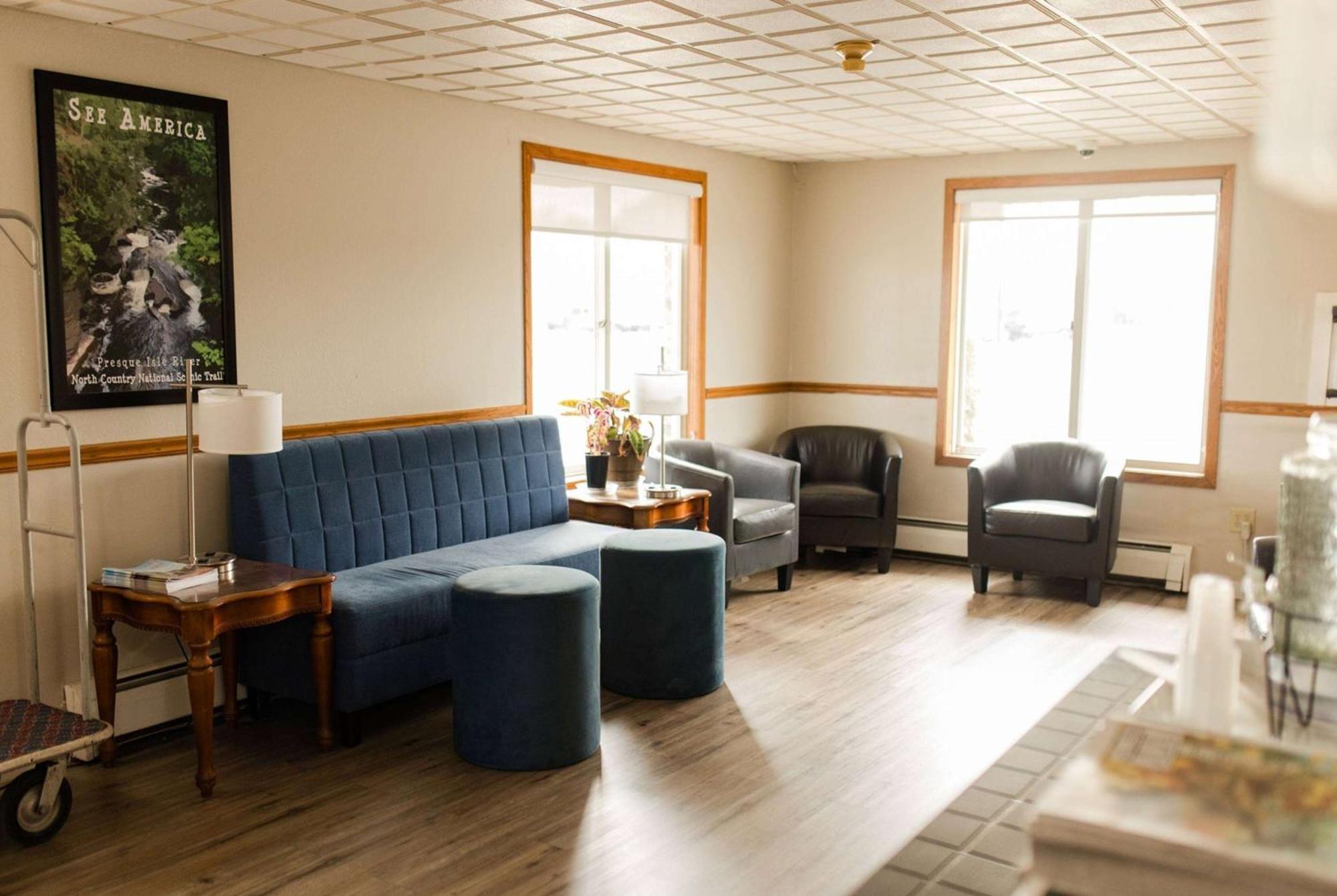 Travelodge By Wyndham Escanaba Extérieur photo
