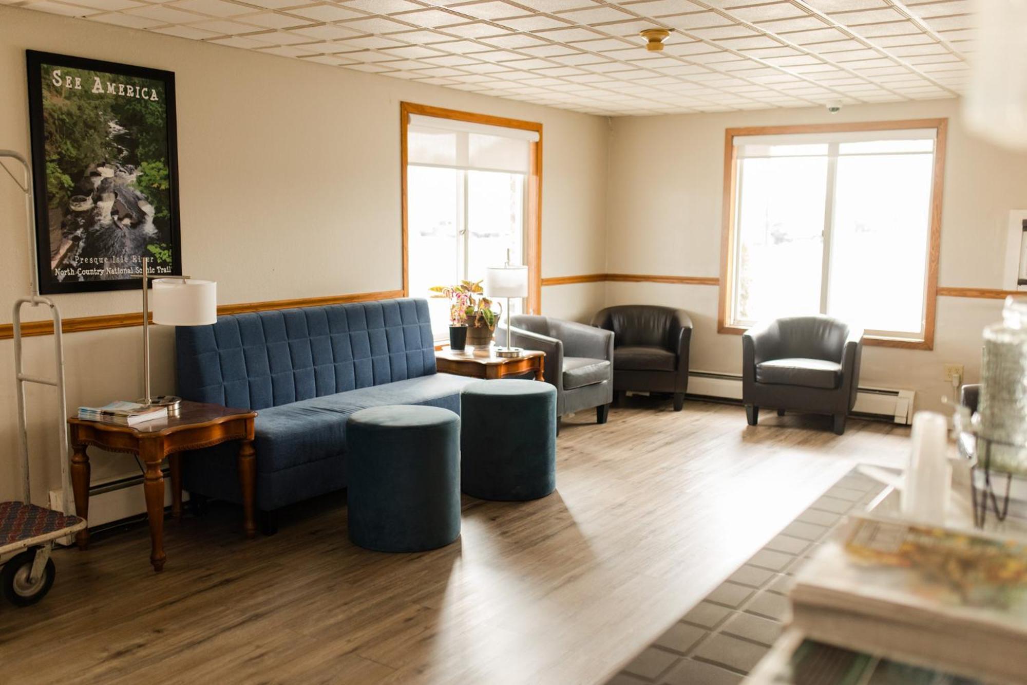 Travelodge By Wyndham Escanaba Extérieur photo
