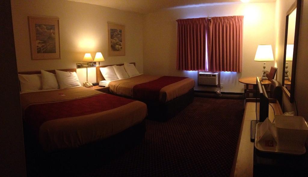 Travelodge By Wyndham Escanaba Extérieur photo