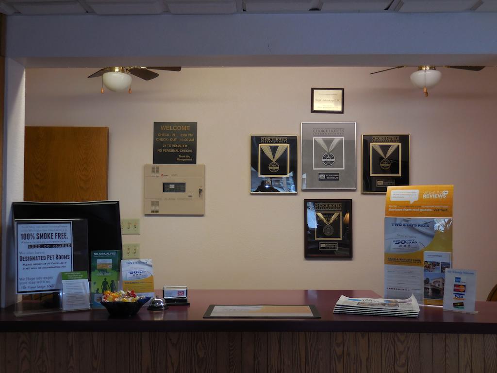 Travelodge By Wyndham Escanaba Extérieur photo