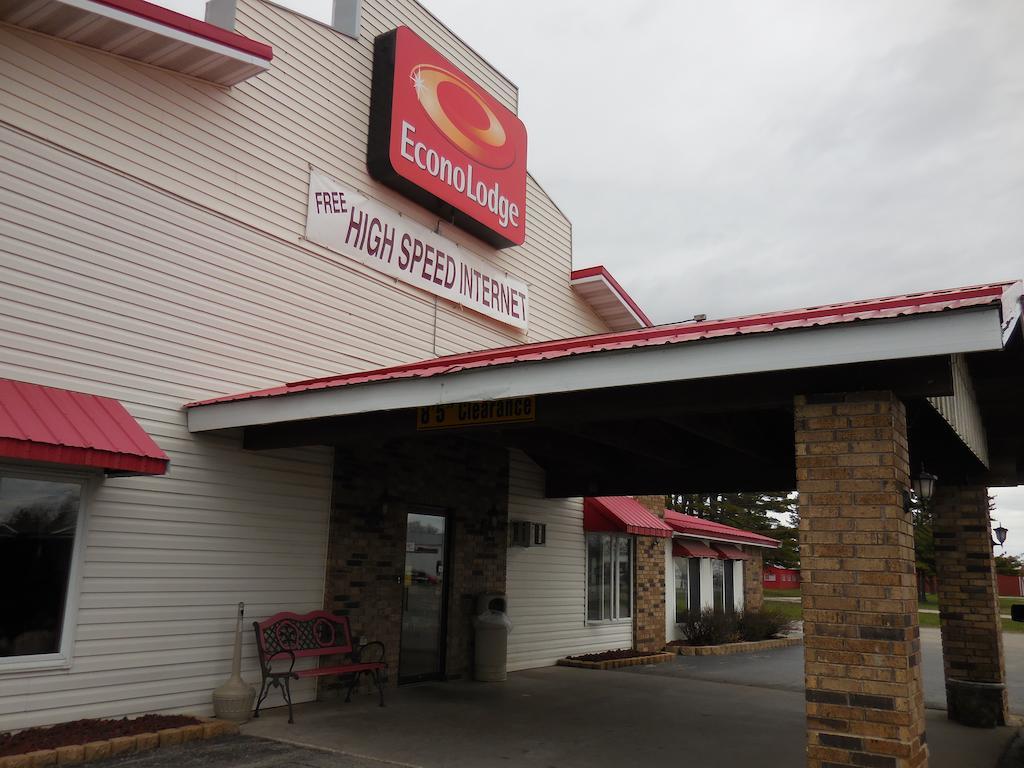 Travelodge By Wyndham Escanaba Extérieur photo